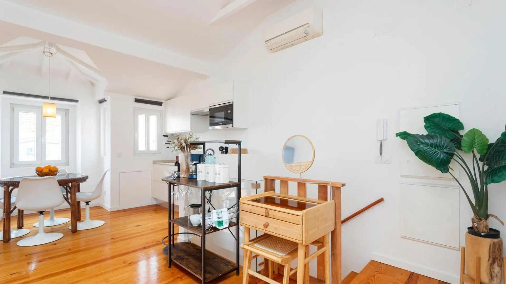 Bica Blue 1Br Loft W Riverview N Ac By Lu Holidays Lisboa Portugal